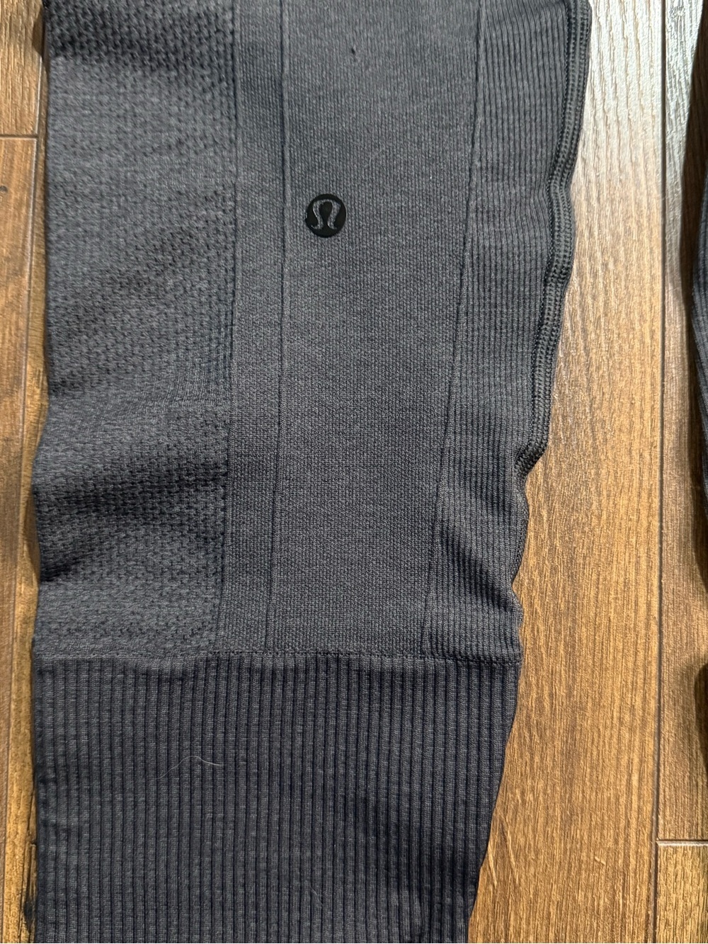 Lululemon Size 8 Compression Crop Leggings Charcoal Gray Seamless High Rise - Picture 6 of 8